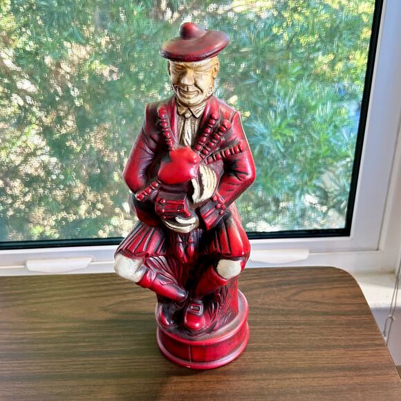Vintage Scottish Bagpiper Figurine – Red Chalkware Musician Statue 12” Tall - Picture 1 of 16